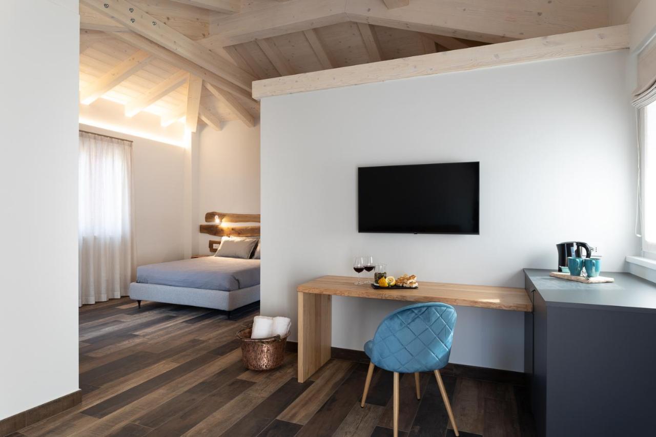 Agriturismo Il Medeghino Musso ภายนอก รูปภาพ